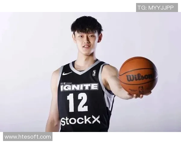 曾凡博的篮球之路:从青涩少年到职业赛场的蜕变与成长 曾凡博的篮球之路:从青涩少年到职业赛场的蜕变与成长