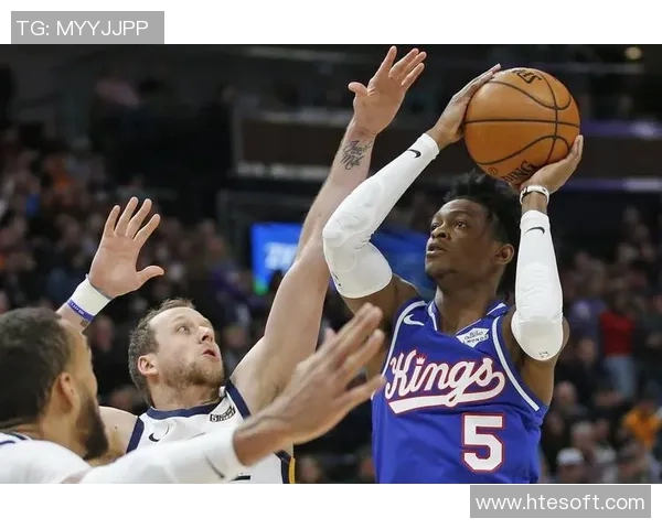 勇士与雄鹿激战正酣NBA直播精彩瞬间回顾与分析 勇士与雄鹿激战正酣NBA直播精彩瞬间回顾与分析